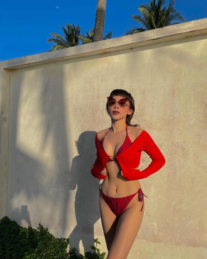 ảnh Tóc Tiên bikini 4