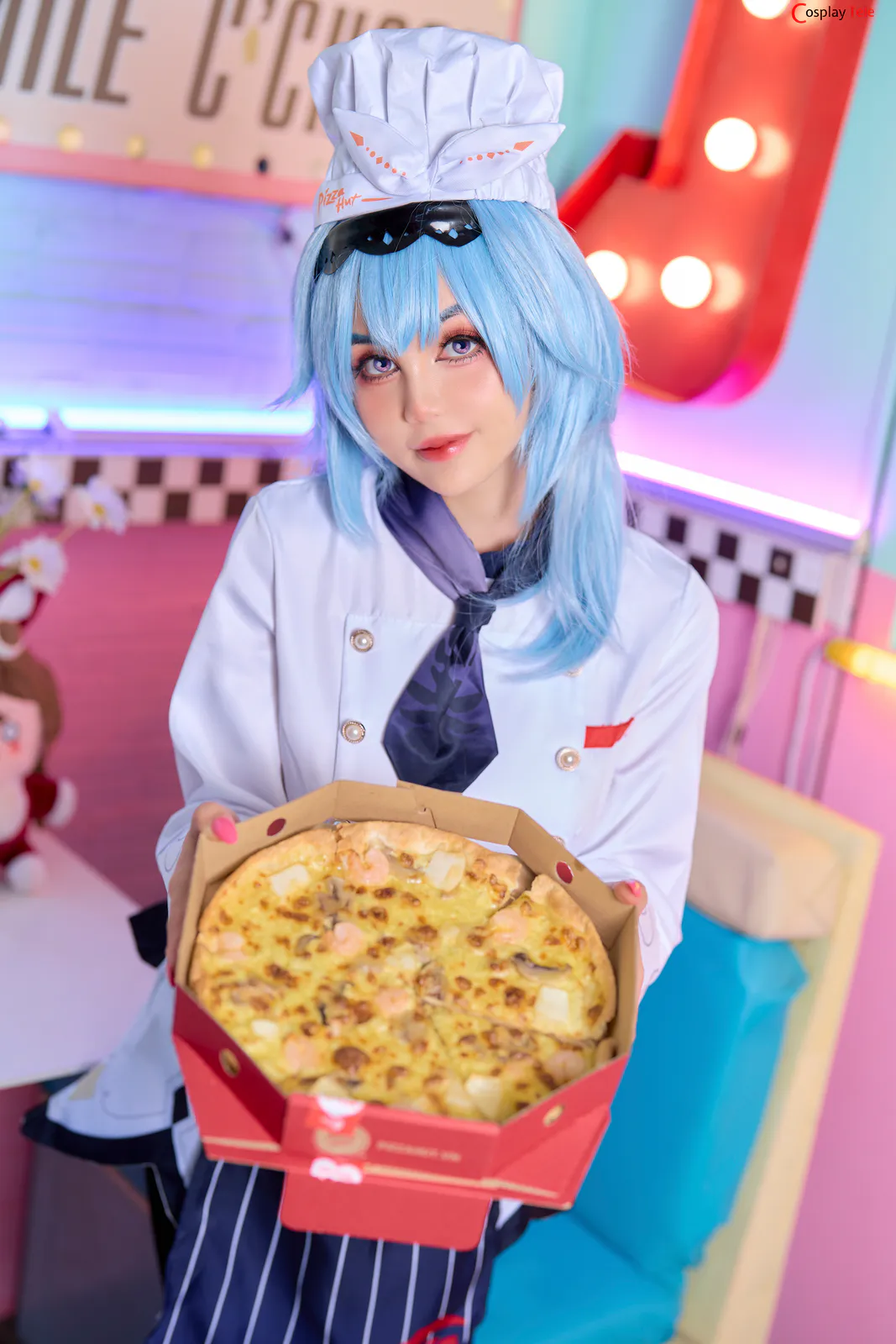 Joyce cosplay Eula Pizza 3