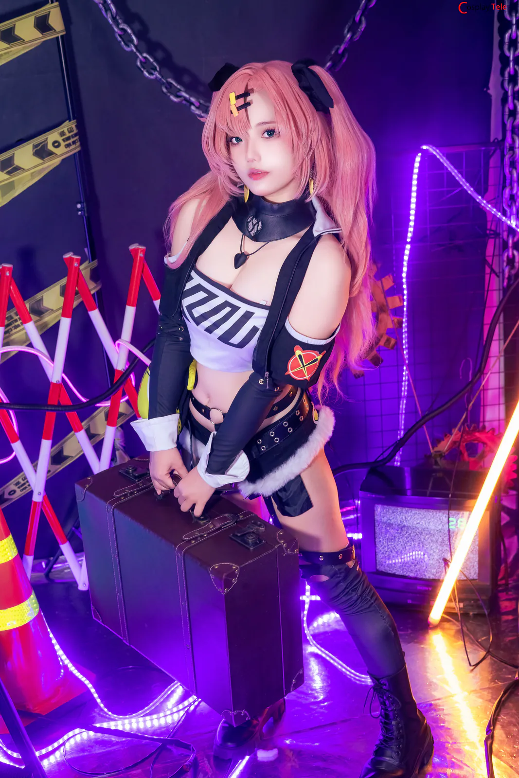 Messie Huang cosplay Nicole Demara 12