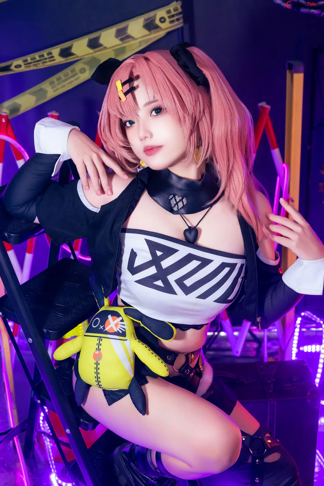 Messie Huang cosplay Nicole Demara 8