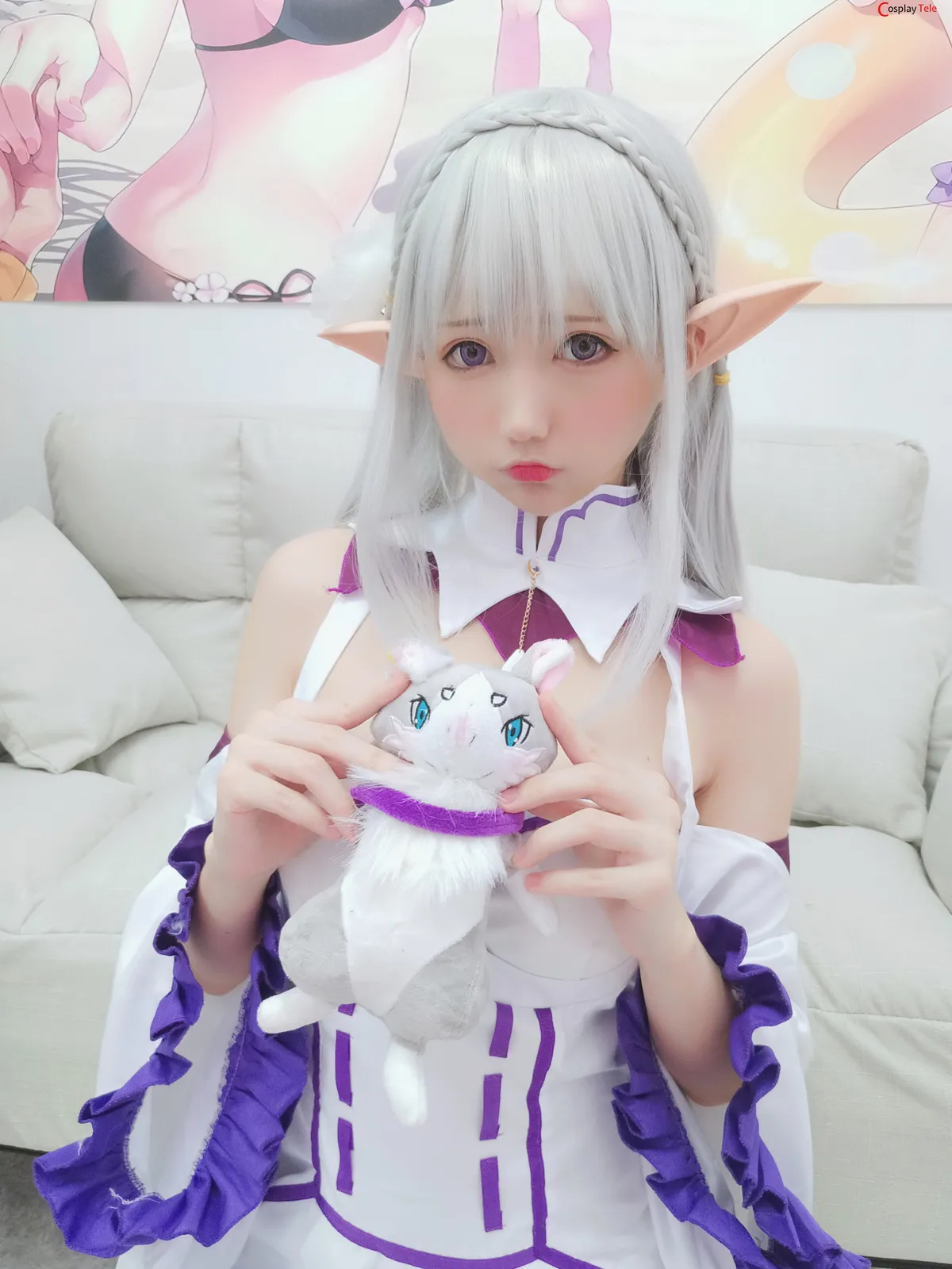 Nagisa cosplay Emilia 11